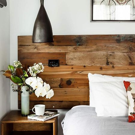 Timber Door Luxury Accommodation Geelong Exterior foto